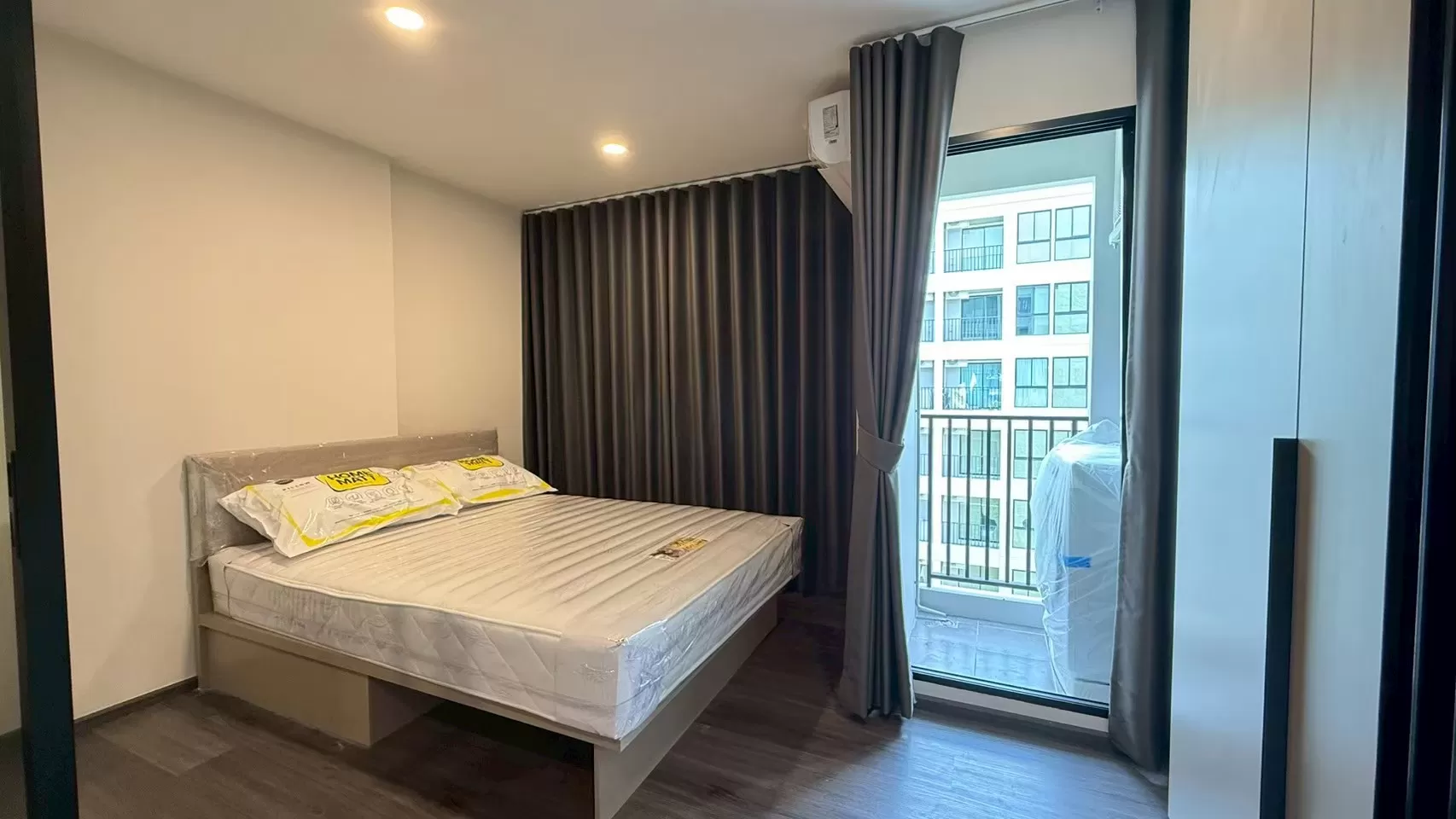 Flexi สาทร เจริญนคร PH 2 studio 25 ตรม (12)