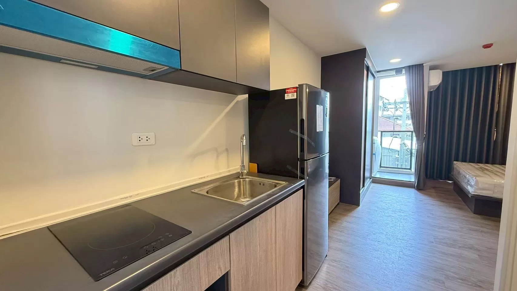 Flexi สาทร เจริญนคร PH1 studio 25 Sqm (1)