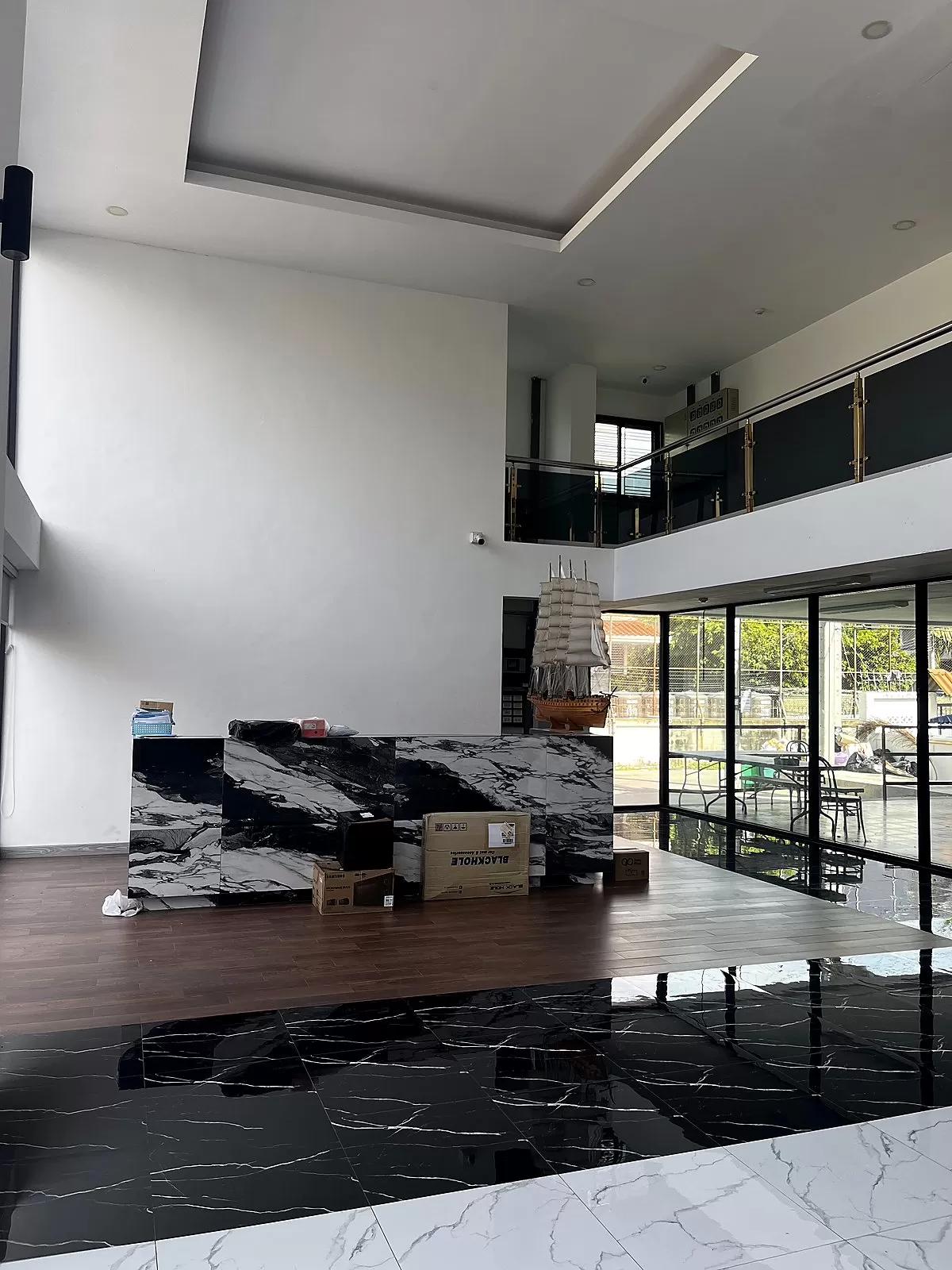 ที่จอดรถ ผาสุข พาเลซ ห้องพักให้เช่า บางนา